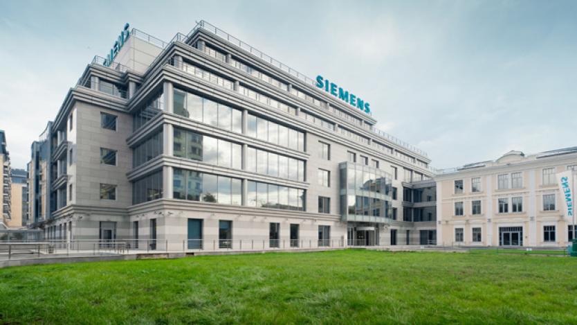 Санкциите стопиха половината от оборота на Siemens в Русия