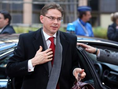 Юрки Катайнен ще представи днес плана „Юнкер“ в България