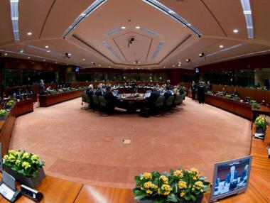 Външните министри на ЕС ще обсъдят драмата с емигрантите