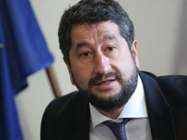 „Премиерът не е папата, за да е последна инстанция“