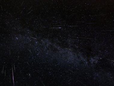 Довечера наблюдаваме метеоритния поток Лириди
