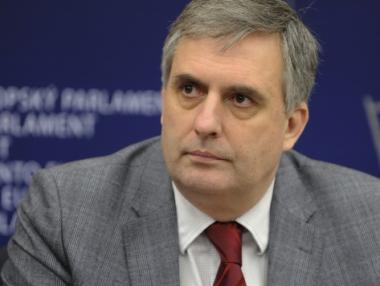 Калфин осъди порочната практика „работа без договор“