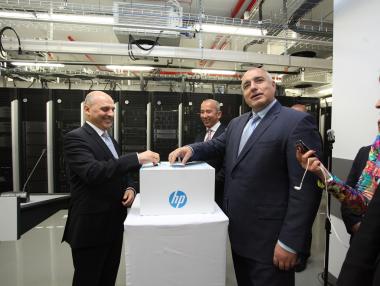 HP откри в България най-голямата си технологична лаборатория