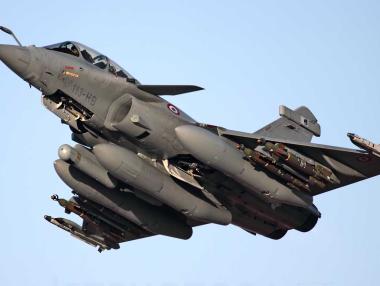 Франция ще продаде на Катар най-малко 24 изтребителя Rafale