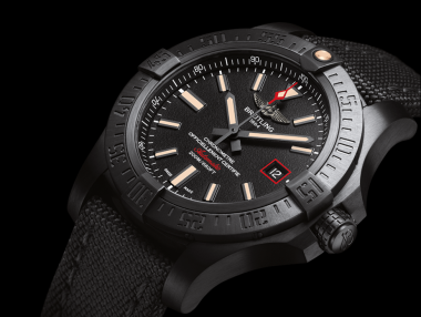 Новият часовник Breitling Avenger Blackbird 44