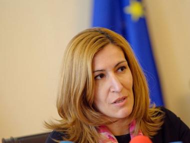 Набираме рецепция с единен номер 9 от всеки хотел