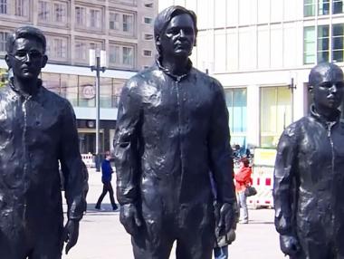 Откриха статуя на Едуард Сноудън в Берлин