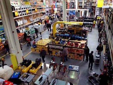 Търговията на дребно се свива с 1.3%