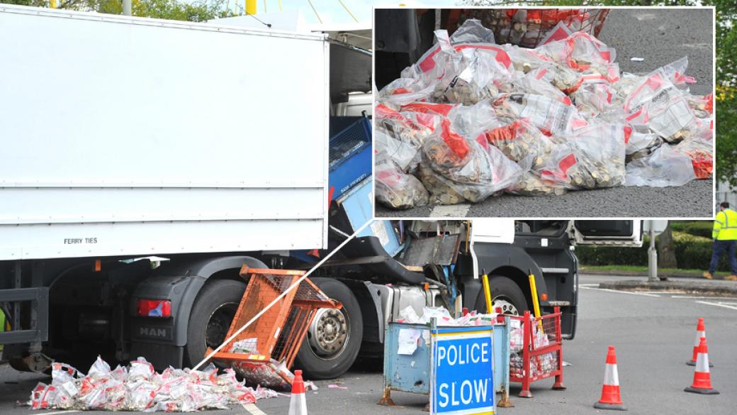 Камион разсипа £1 милион на улицата