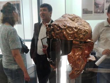 Показаха тракийски шлем за €2 млн. в Пловдив