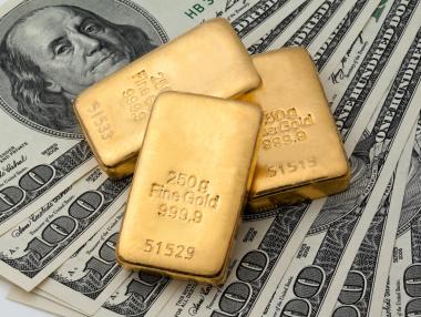 Доларът поевтиня след данните за продажбите на дребно