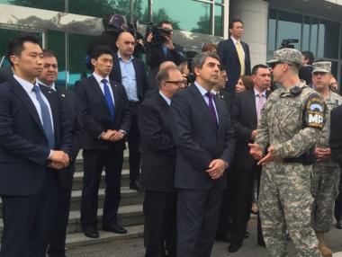 Президентът Плевнелиев стъпи в Северна Корея