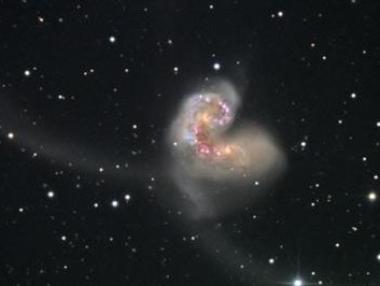 Астрономи откриха космическо „яйце от динозавър“