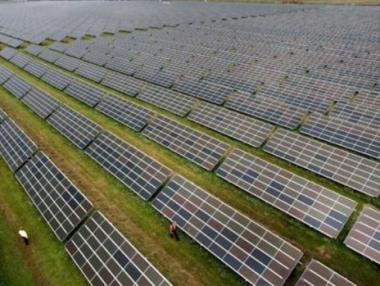 Япония гради най-големия плаващ соларен парк