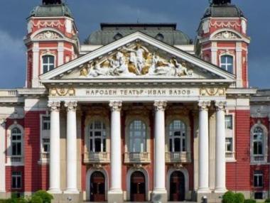 Все по-често ходим на кино и театър