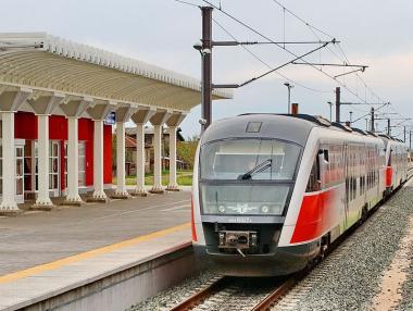 За 45 дни спират влаковете между гари Горна Баня и Захарна фабрика