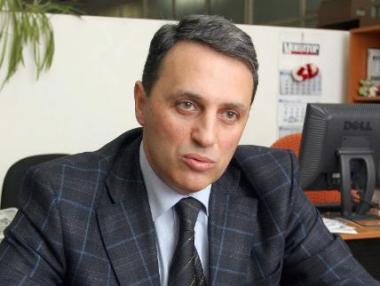 Искат оставката на шефа на Агенцията по храните