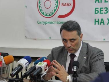 Уволниха директора на Агенцията по храните