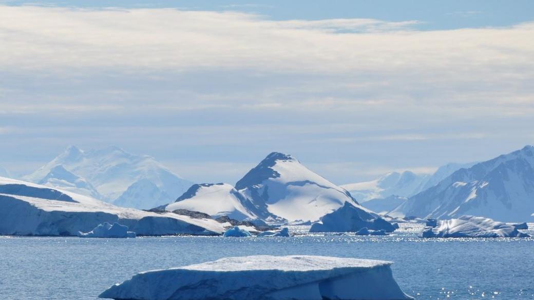 Учени складират лед на Антарктида