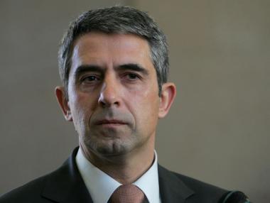 Президентът предлага референдум с местния вот