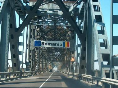 Движението по Дунав мост минава само в едно платно