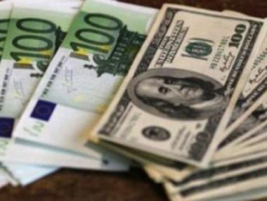 Доларът поевтиня заради потенциалната сделка на Гърция