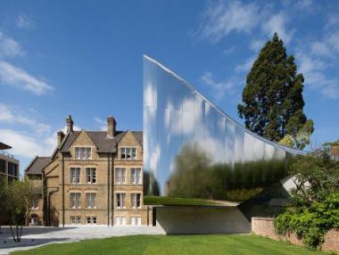 Новата сграда на университета в Оксфорд