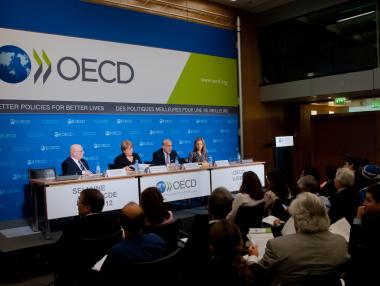 ОИСР прогнозира по-нисък растеж на икономиката през 2015 г.