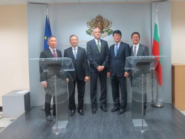 Китайска компания търси българско вино за износ