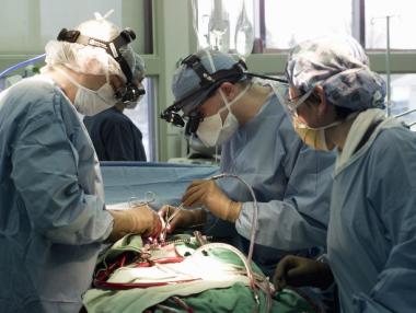 Лекари за пръв път присадиха череп и скалп