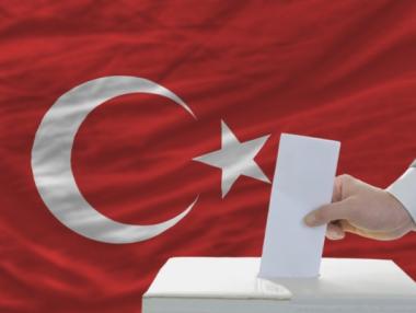 Партията на Ердоган печели изборите в Турция