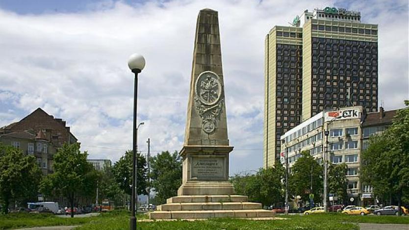 Започва ремонтът около „Руски паметник“