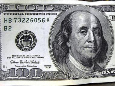 Продажбите на дребно в САЩ подкрепиха долара