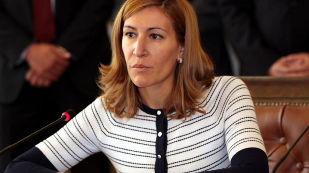 Ангелкова даде на прокурор кмета на Несебър