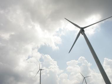 Министерството обсъжда наредба в полза на ВЕИ