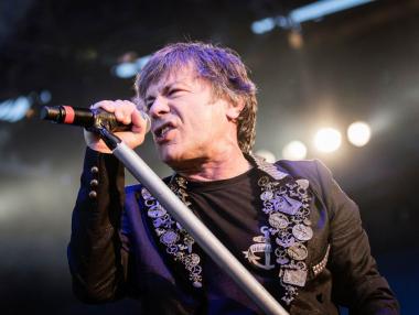 Рок легендата на Iron Maiden основава авиокомпания