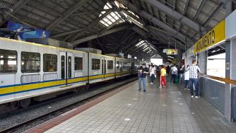 Метрото в Манила издава извинения за закъснели пътници