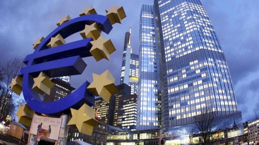 ЕЦБ продължава със спешните заеми за гръцките банки
