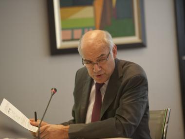 Новите цени на тока се отлагат до август