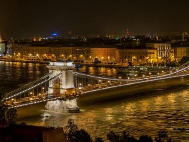 Унгария плаща на млади емигранти да се върнат