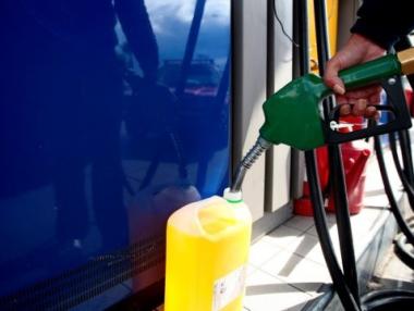 Петролът поевтиня след гръцкото „не“