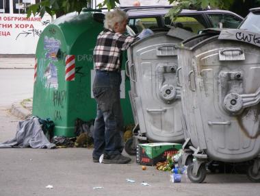 1000 лв. глоба за ровещите в кофите за боклук