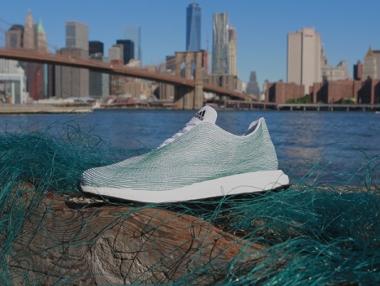 Adidas създаде маратонки от морски отпадъци