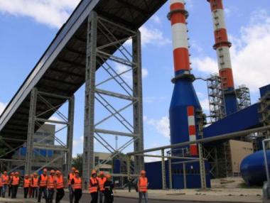 Промишленото производство с лек ръст през май