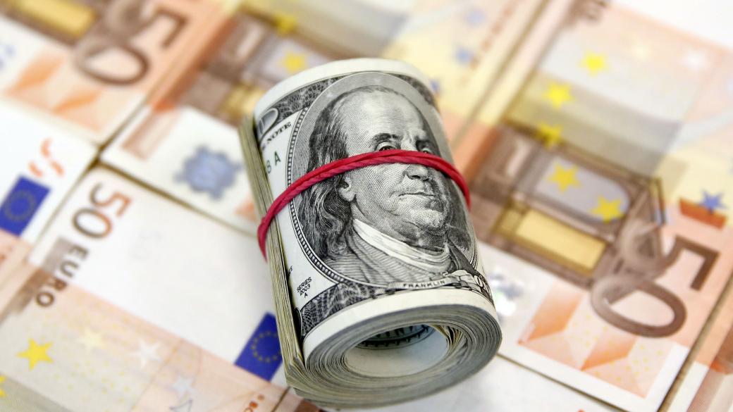 Доларът поскъпна спрямо еврото