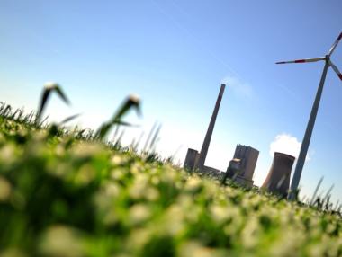 Светът инвестира $270 млрд. в зелена енергия