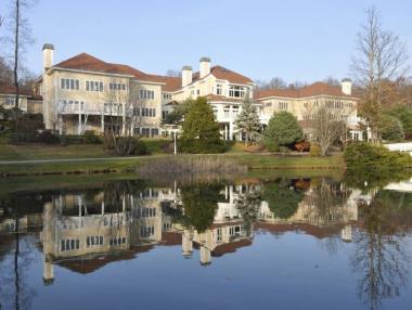 Мега имението на 50 Cent с 52 стаи в Кънектикът