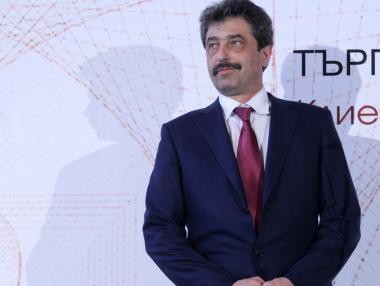 Сръбският премиер атакува Цветан Василев заради дългове