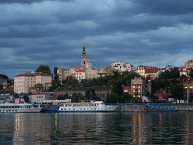 Сърбия плаща почивките на хиляди граждани