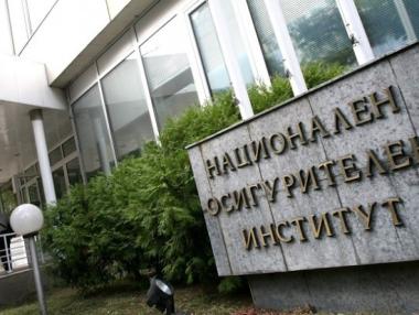 И фирмите ще подават електронни болнични